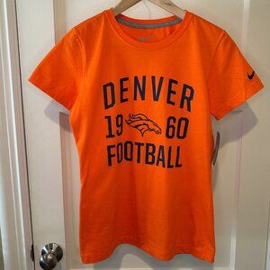 NWT -NFL, Nike Denver Broncos T-Shirt - Size Medium